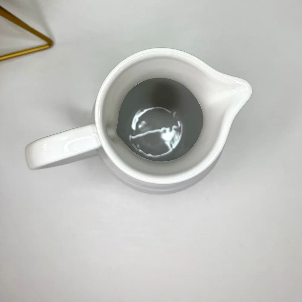 Le Creuset White Pitcher .7 L - Picture 5 of 6